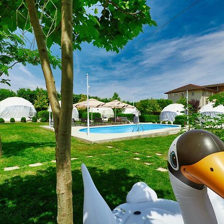 Отель Seagloo Glamping - Adults Only Костинешти Экстерьер фото