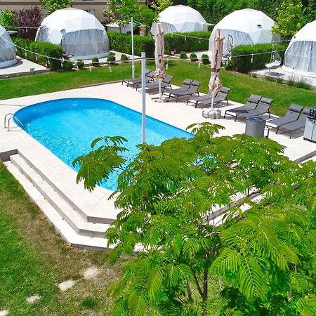 Отель Seagloo Glamping - Adults Only Костинешти Экстерьер фото
