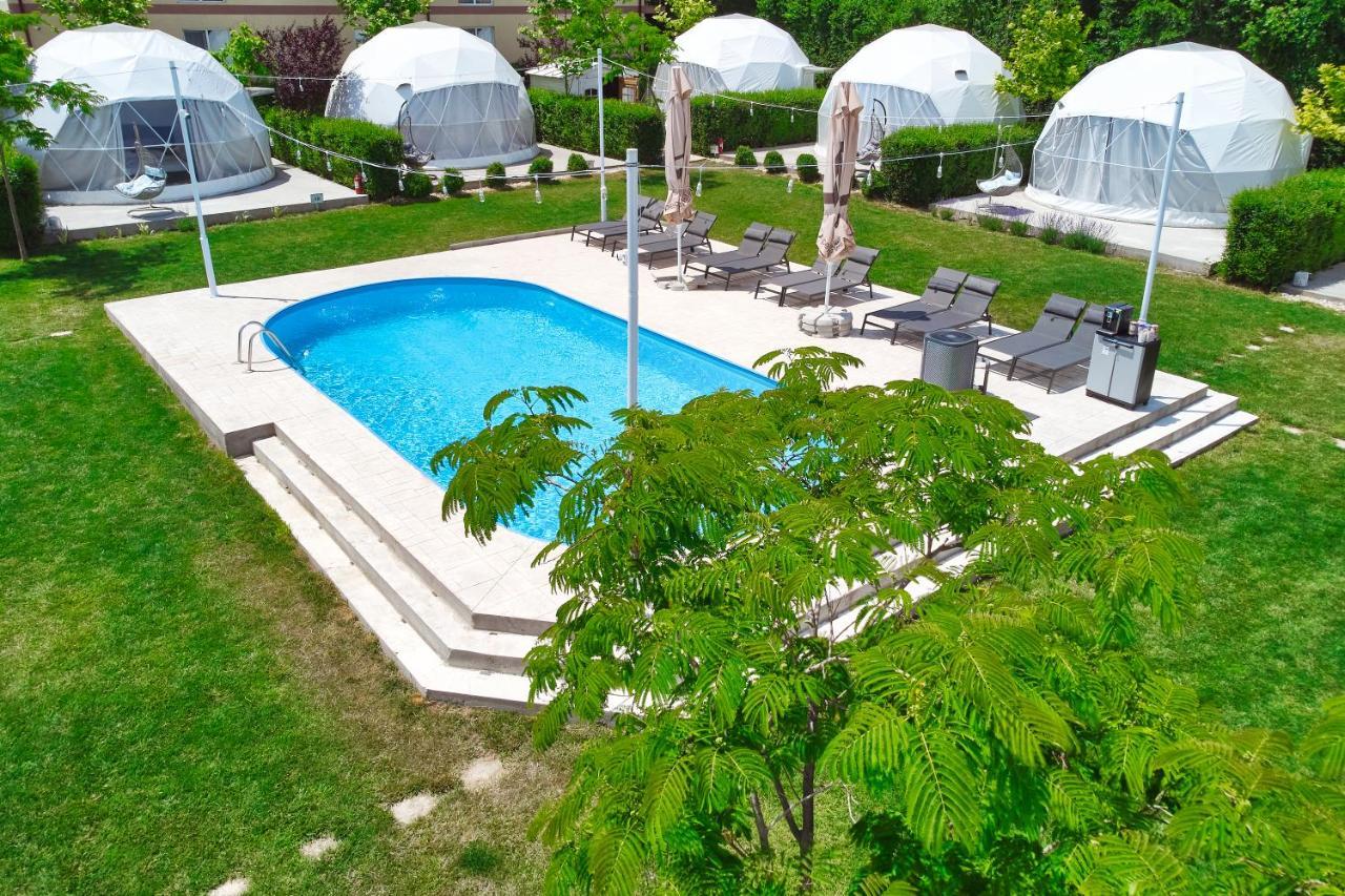 Отель Seagloo Glamping - Adults Only Костинешти Экстерьер фото