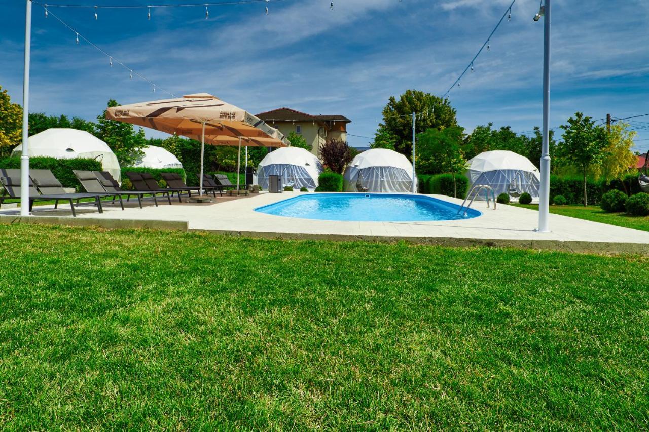 Отель Seagloo Glamping - Adults Only Костинешти Экстерьер фото