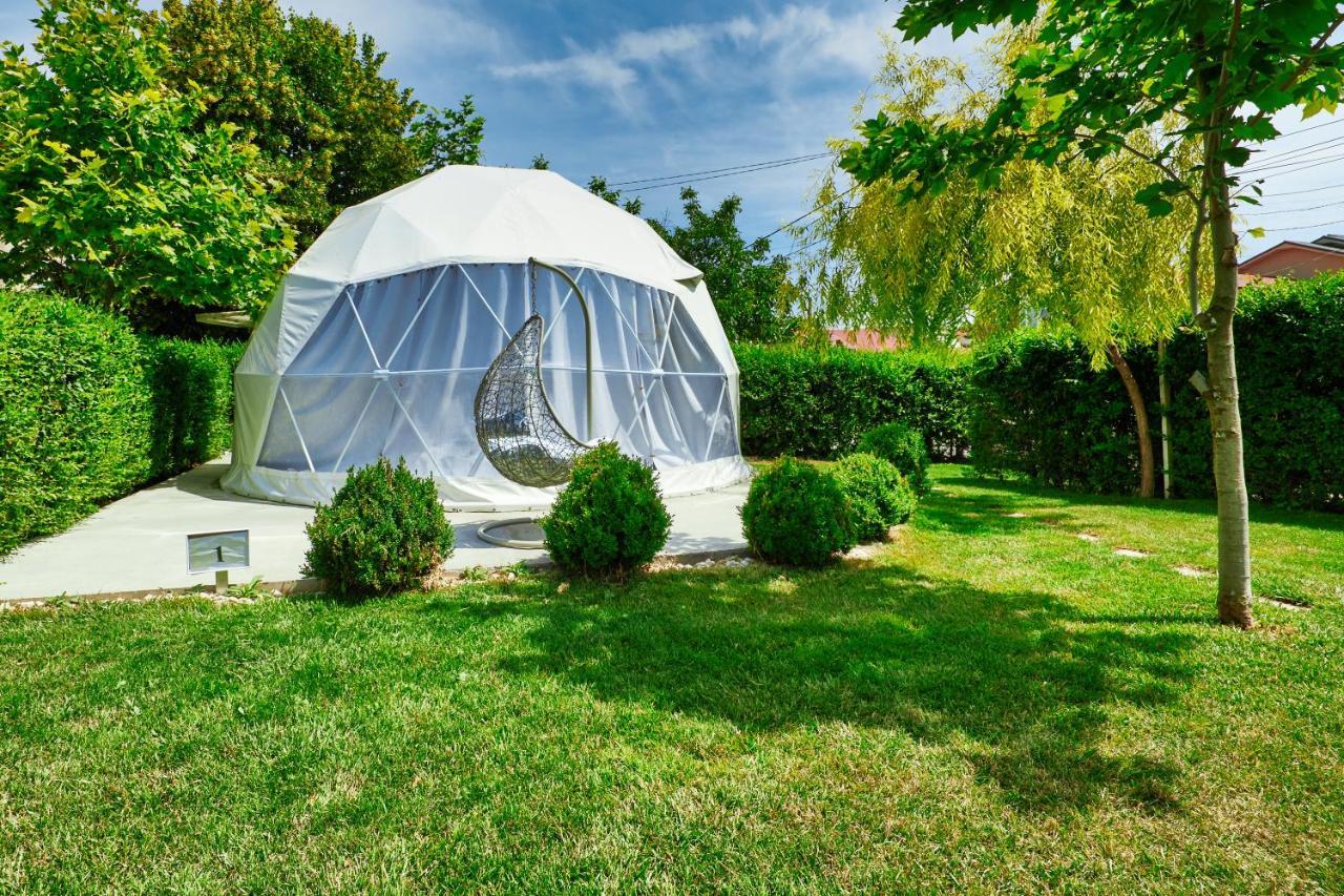 Отель Seagloo Glamping - Adults Only Костинешти Экстерьер фото